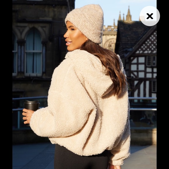 PrettyLittleThing Stone Zip Through Hooded Borg Jacket - Picture 3 of 9